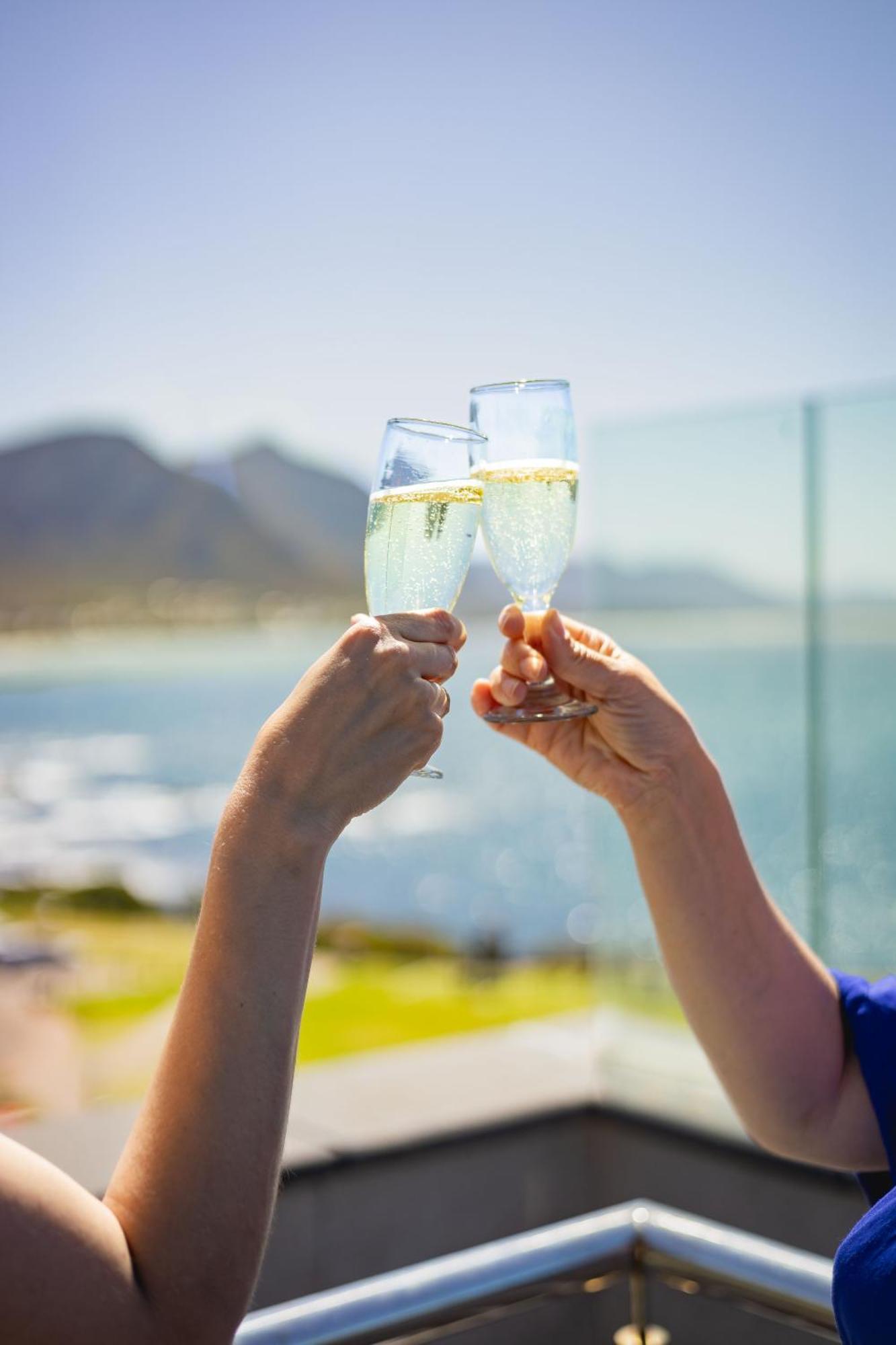 Hermanus Waterfront, Ocean Deluxe - Apartment 2 Esterno foto